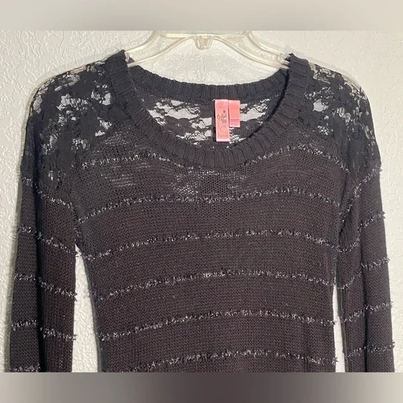 DOLLED UP by Fang Cute & Sexy Black Sweater w/Lace & Metallic Details Size S - Picture 10 of 10